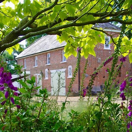 The Georgian Coach House:New Forest With Hot Tub Fordingbridge Exterior foto